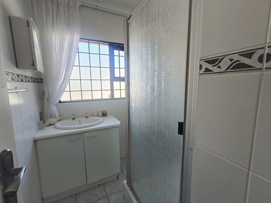 4 Bedroom Property for Sale in Wavecrest Eastern Cape